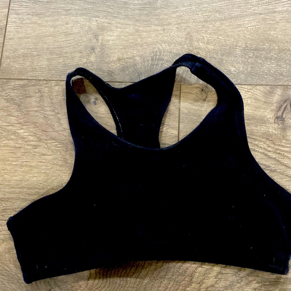 Black sports bra